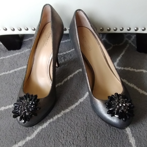 Coach 👠Metallic Bergen Heels - Picture 2 of 16